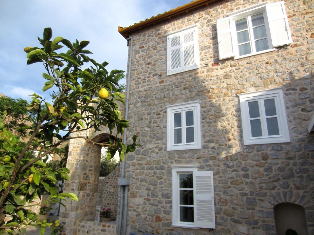 Kiki'S Houses Vlichos Hydra  Esterno foto
