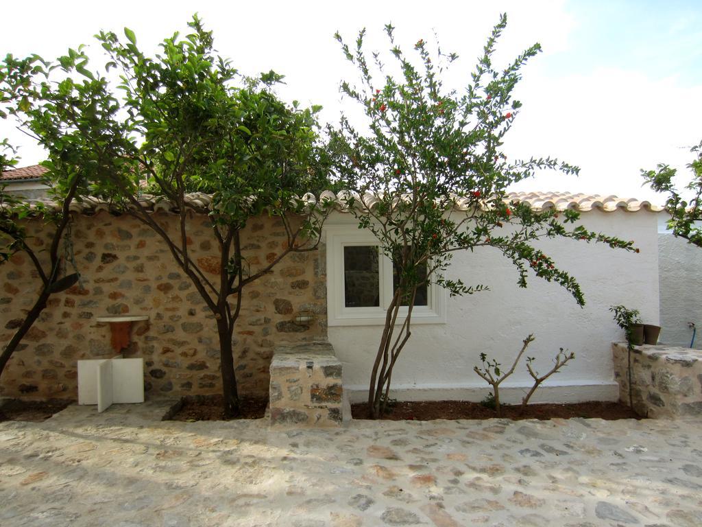 Kiki'S Houses Vlichos Hydra  Esterno foto