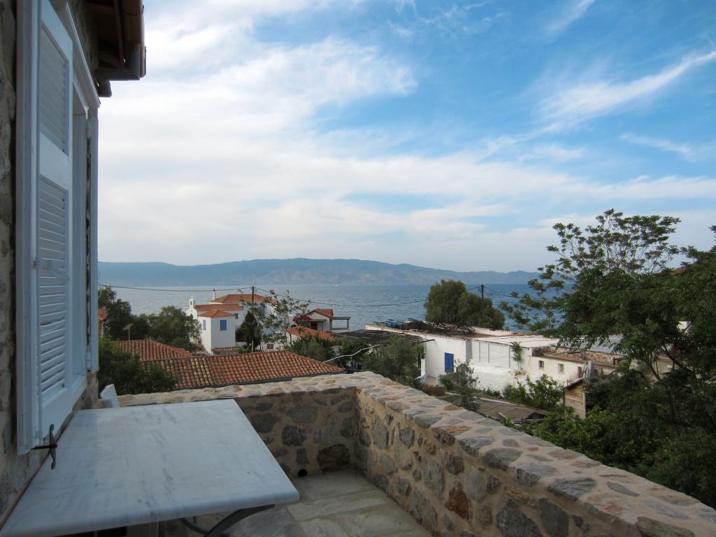 Kiki'S Houses Vlichos Hydra  Camera foto